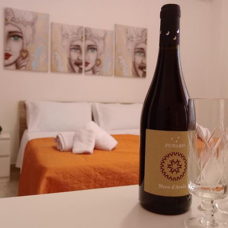 Bed and Breakfast La Valigia Sul Letto Катания Экстерьер фото