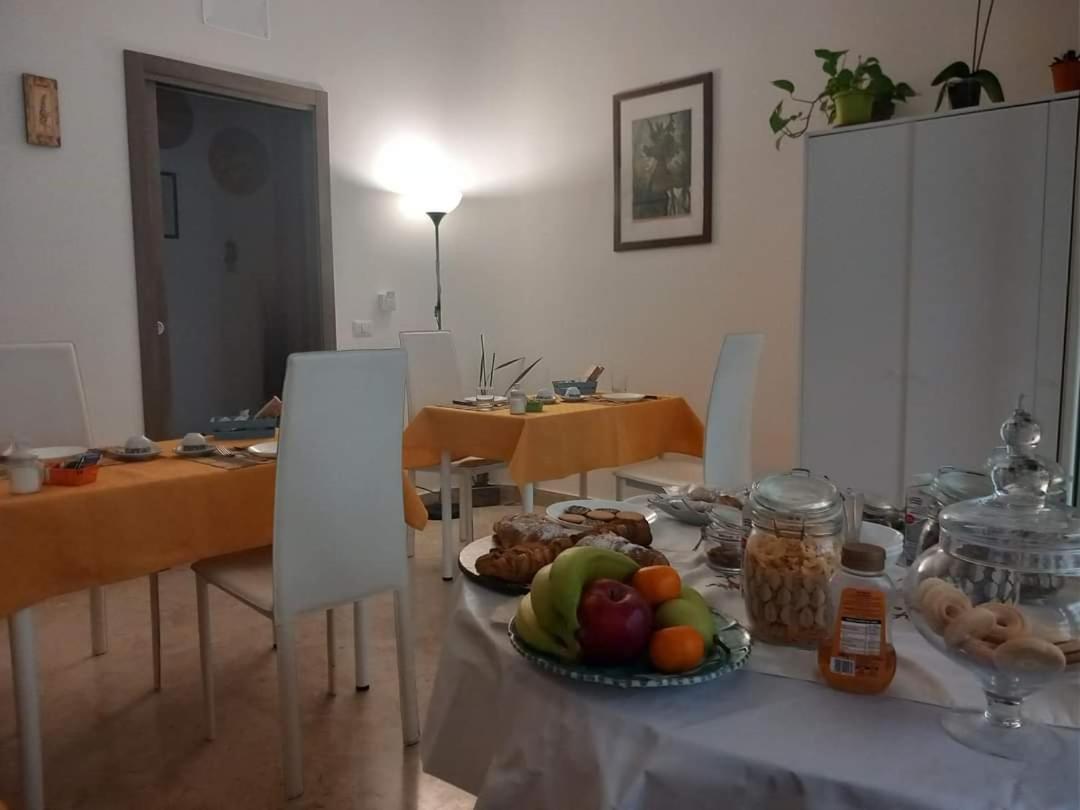 Bed and Breakfast La Valigia Sul Letto Катания Экстерьер фото